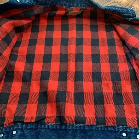 VTG 80’s Levi’s red plaid lined‎ trucker jacket 46